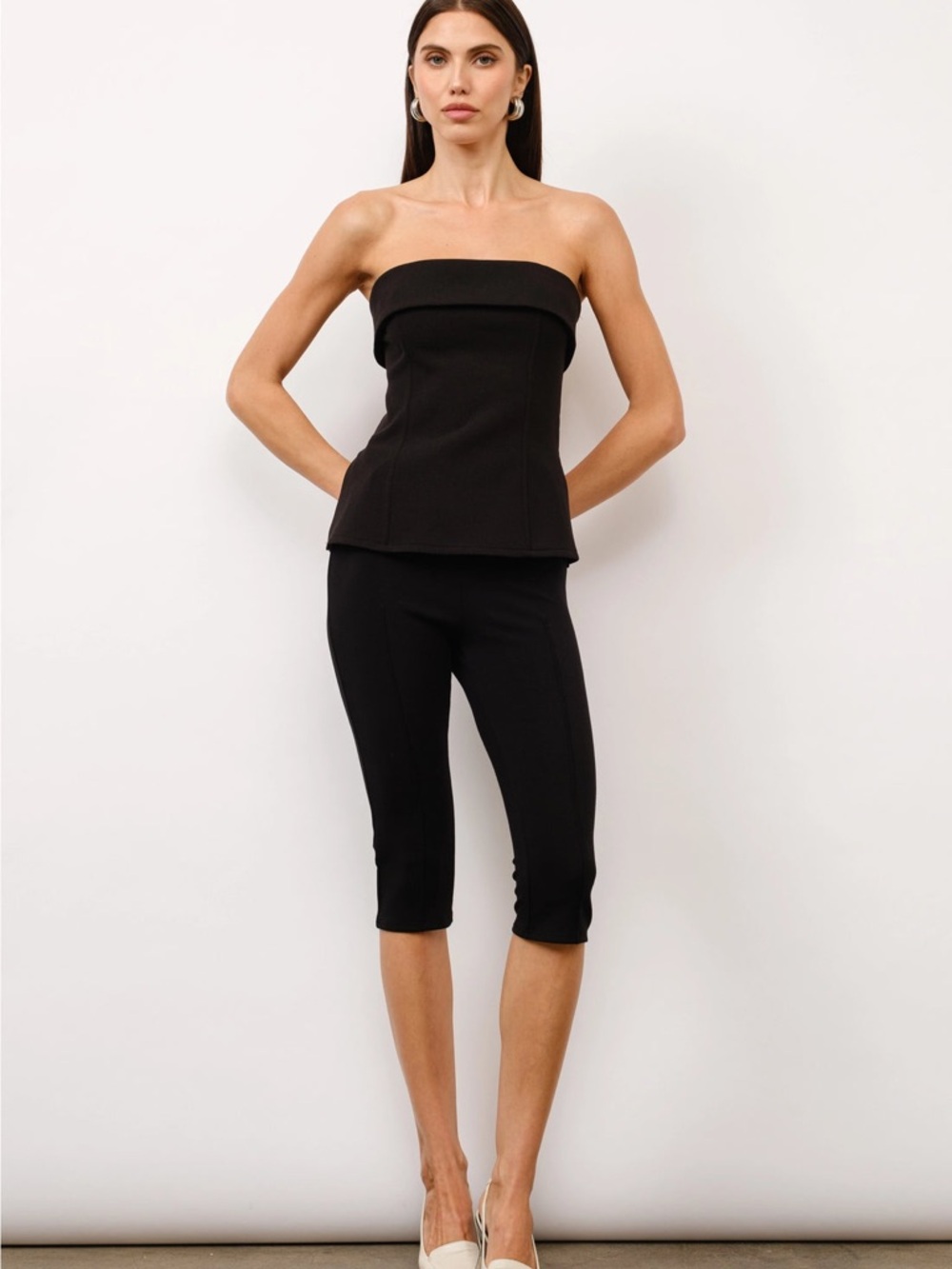Black Stretch Belted Capri Knit Pants